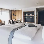 Elizabeth Arthotel Adults Only