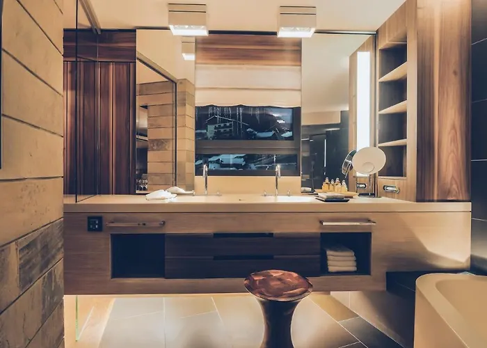 Elizabeth Arthotel Adults Only מלון