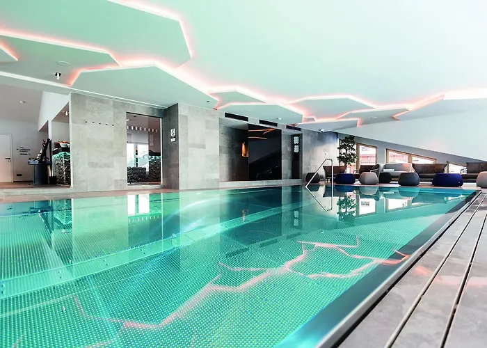 Elizabeth Arthotel Adults Only מלון