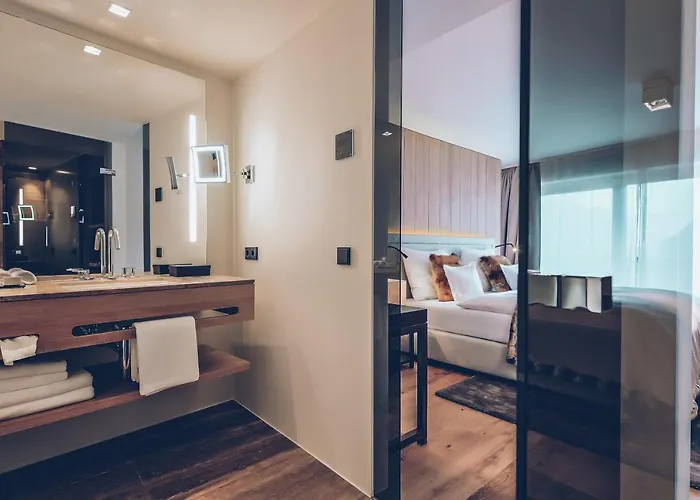 Elizabeth Arthotel Adults Only מלון אישגל