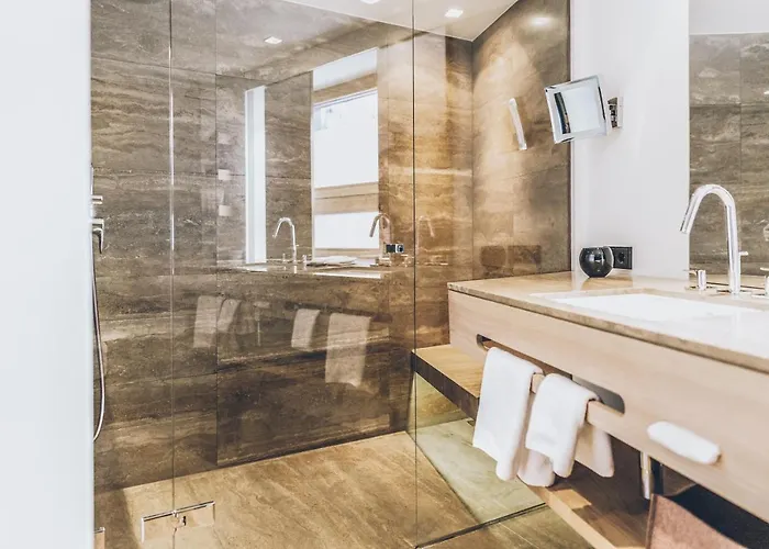 Elizabeth Arthotel Adults Only 5* אישגל