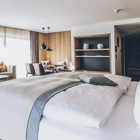 Elizabeth Arthotel Adults Only