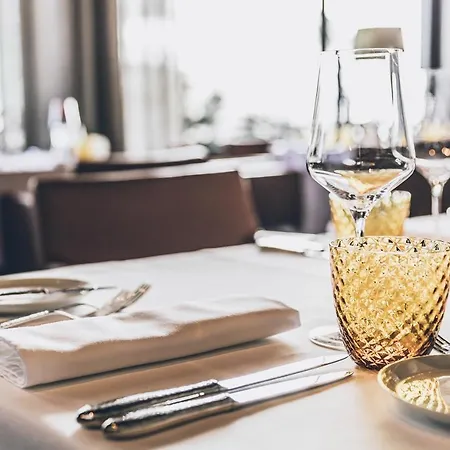 Elizabeth Arthotel Adults Only ايشجل