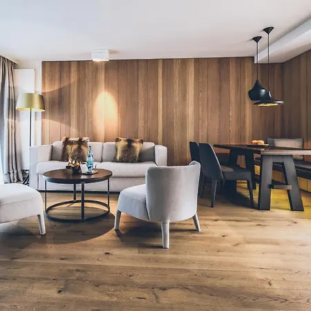 Elizabeth Arthotel Adults Only فندق 5*