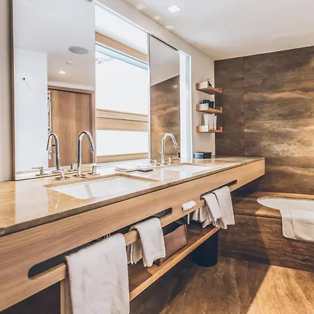 Elizabeth Arthotel Adults Only