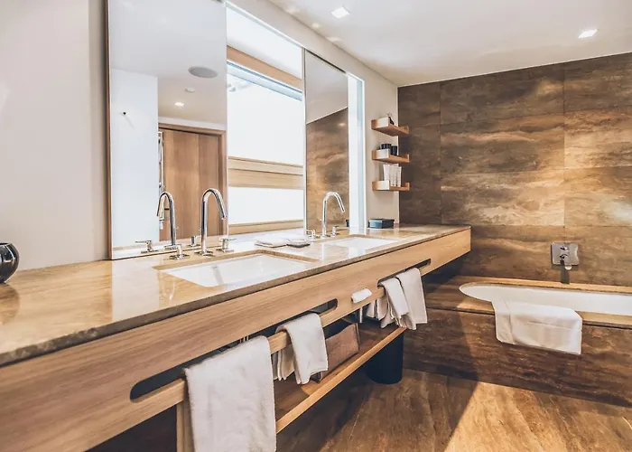 Elizabeth Arthotel Adults Only