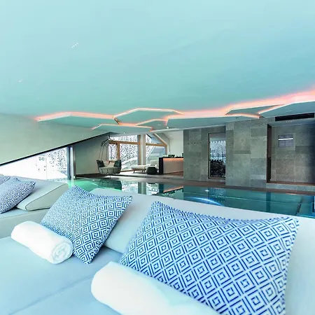 Elizabeth Arthotel Adults Only Отель 5*