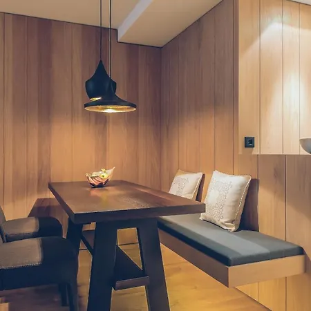 Отель Elizabeth Arthotel Adults Only