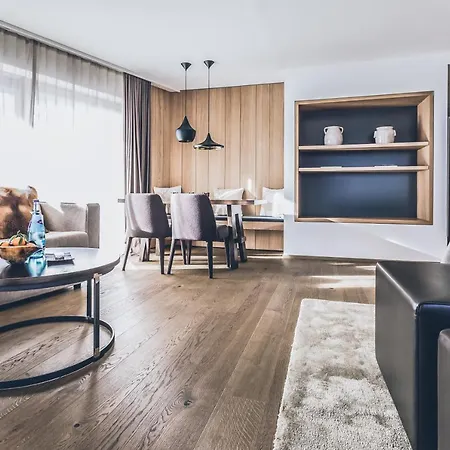 Elizabeth Arthotel Adults Only 이스크글